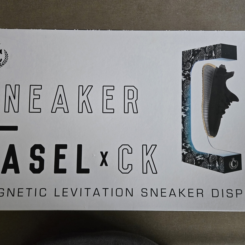 Sneaker Basel Culture Kings
